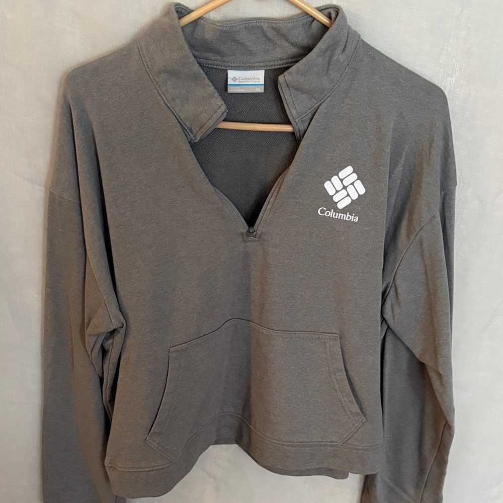 Columbia Charcoal Gray Pullover with Logo XL